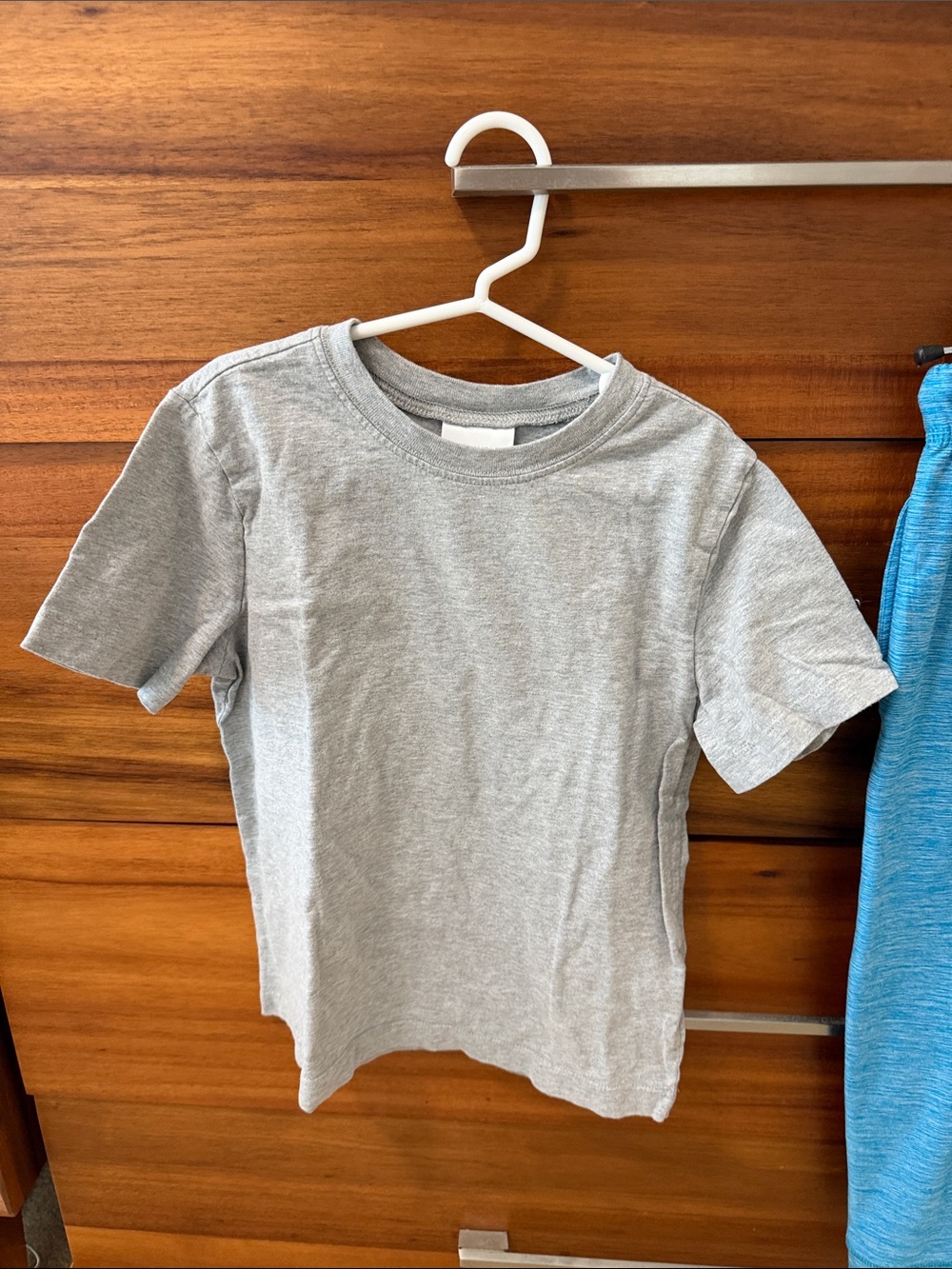 Hanna Andersson Kids Gray Tee & Blue Jogger Pants Set - Picture 7 of 8